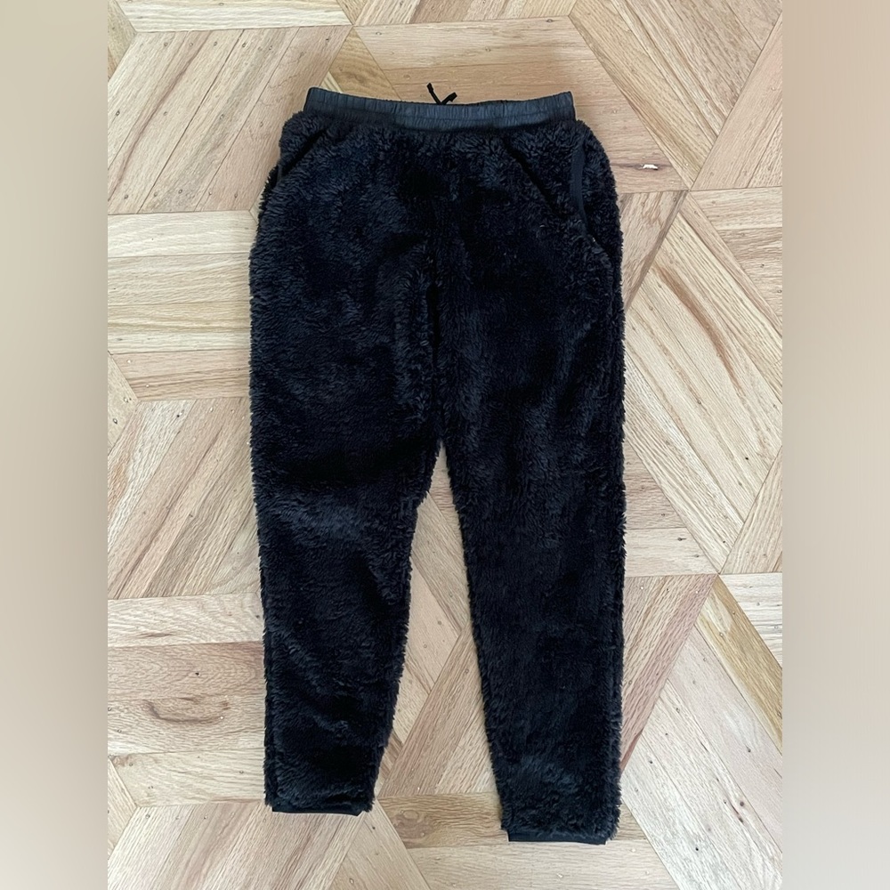 Girls fuzzy north face pants